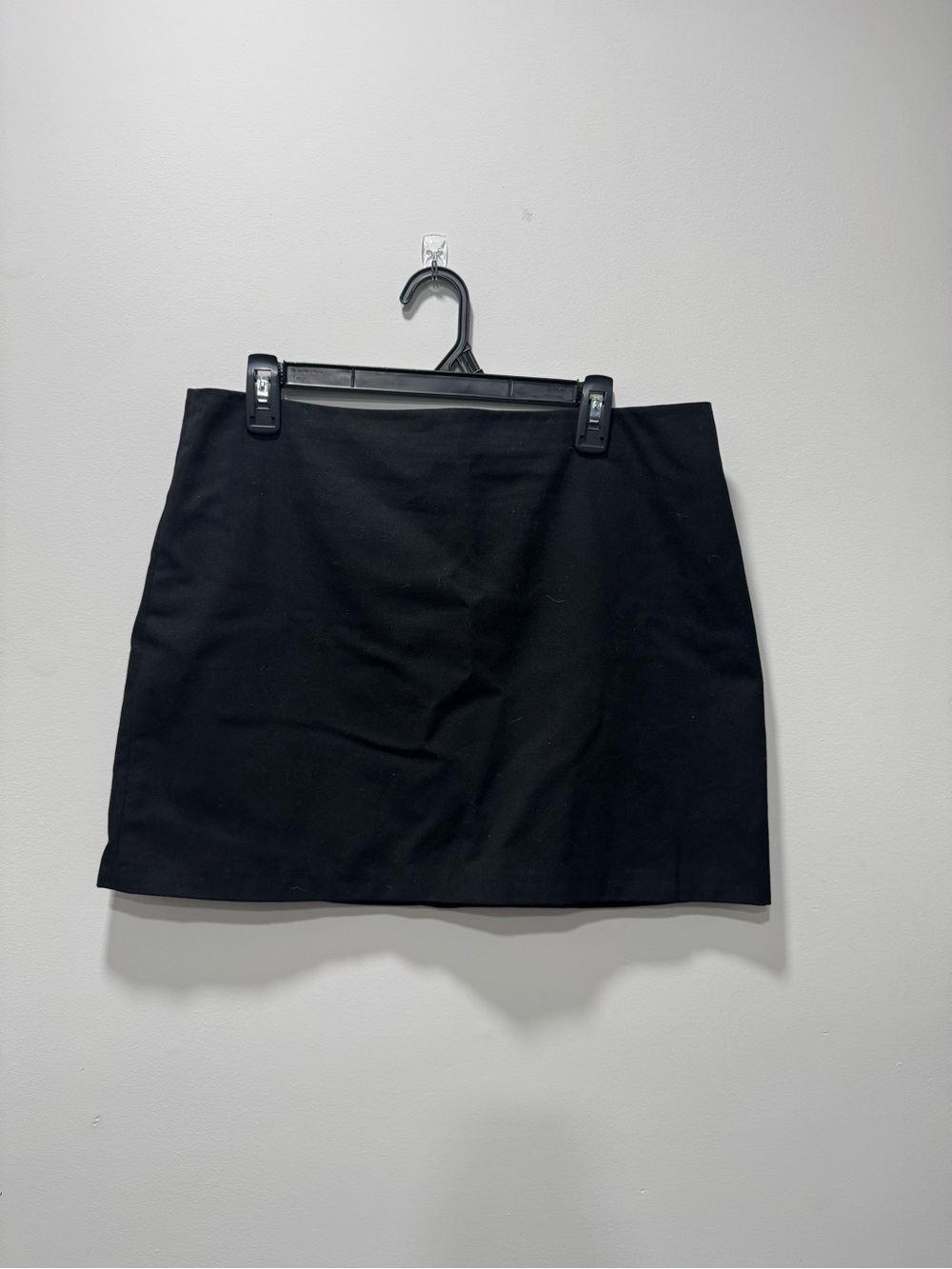 H&M Black Mini Skirt - Sleek A-Line